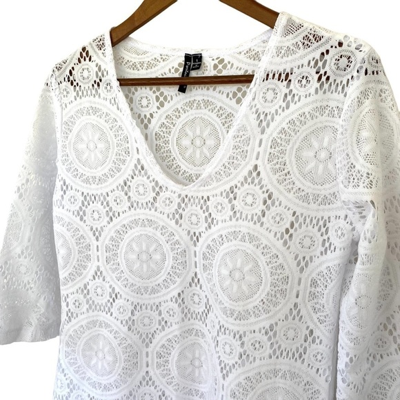 Portocruz lace swim coverup with V-neck and 3/4 length sleeves - Picture 2 of 7